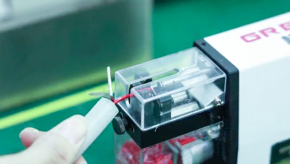 core insulation stripping with advanced precise coaxial stripping machine